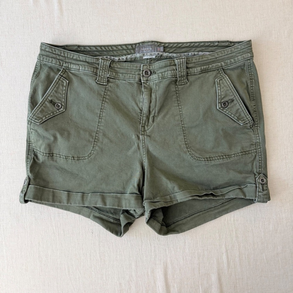 Torid Military Cargo Stretch Utility Shorts Womens 20 Olive Green